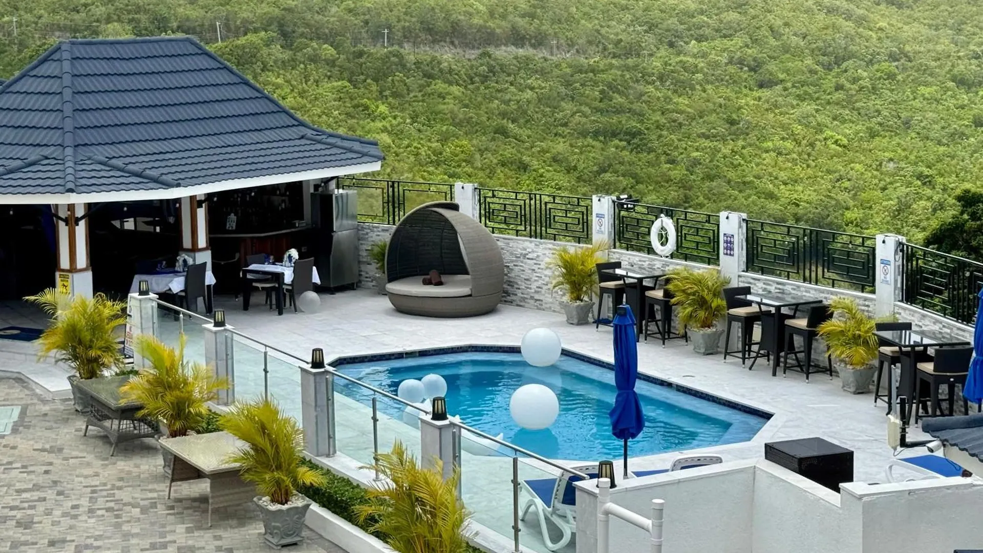 Hospitality Expert Bts 2 - Pool Beach & Chef Montego Bay