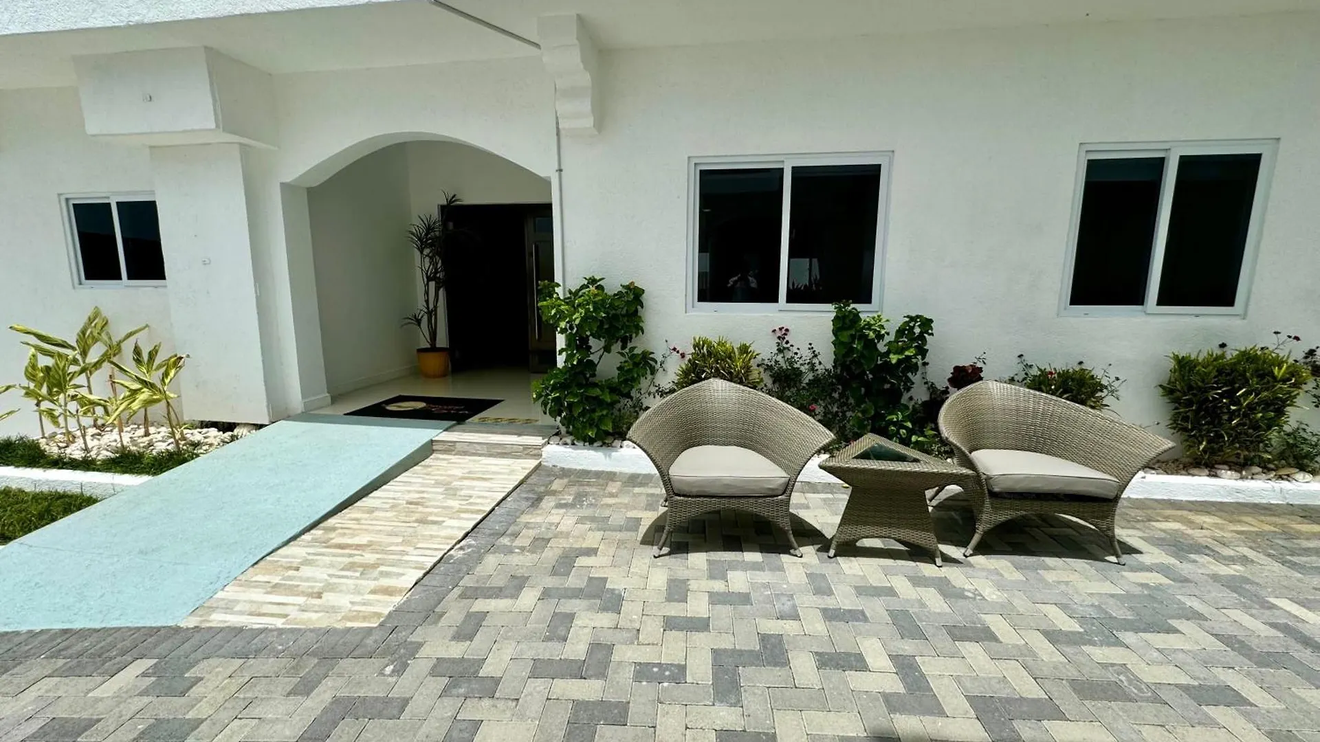Hospitality Expert Bts 2 - Pool Beach & Chef Montego Bay Vakantiehuis